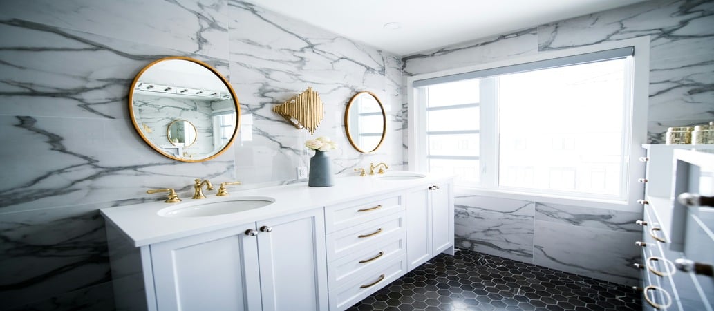 Do Bathroom Wall Panels Help with Insulation?