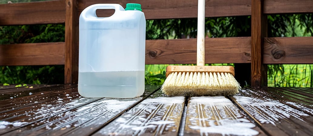 How to Clean Composite Decking: The Ultimate Guide to a Sparkling Garden